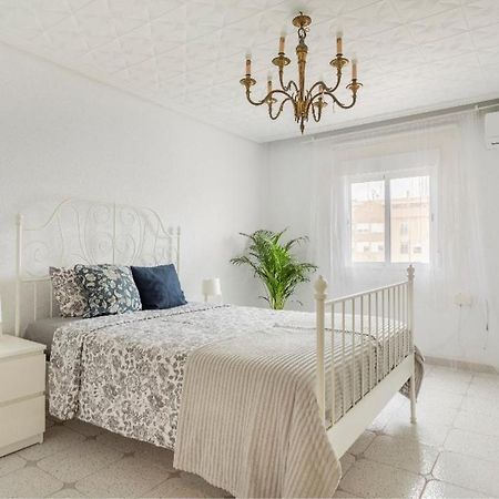 Holiday&Vacations Apartment On The Beach Валенсия Екстериор снимка