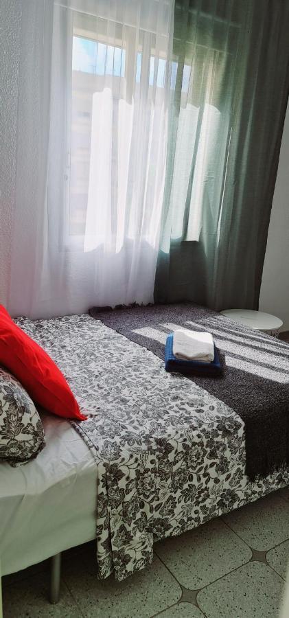 Holiday&Vacations Apartment On The Beach Валенсия Екстериор снимка