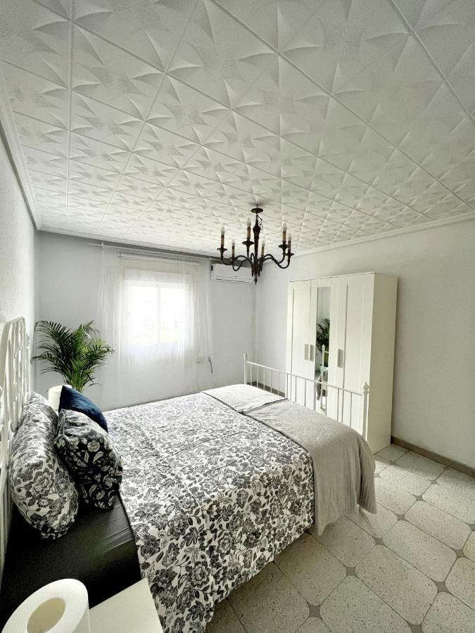 Holiday&Vacations Apartment On The Beach Валенсия Екстериор снимка