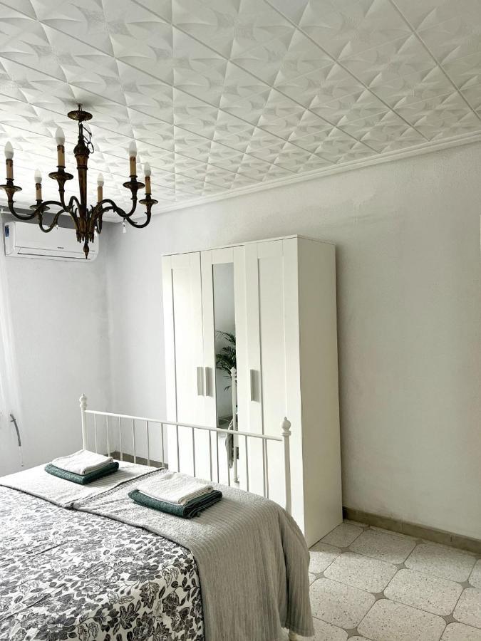 Holiday&Vacations Apartment On The Beach Валенсия Екстериор снимка