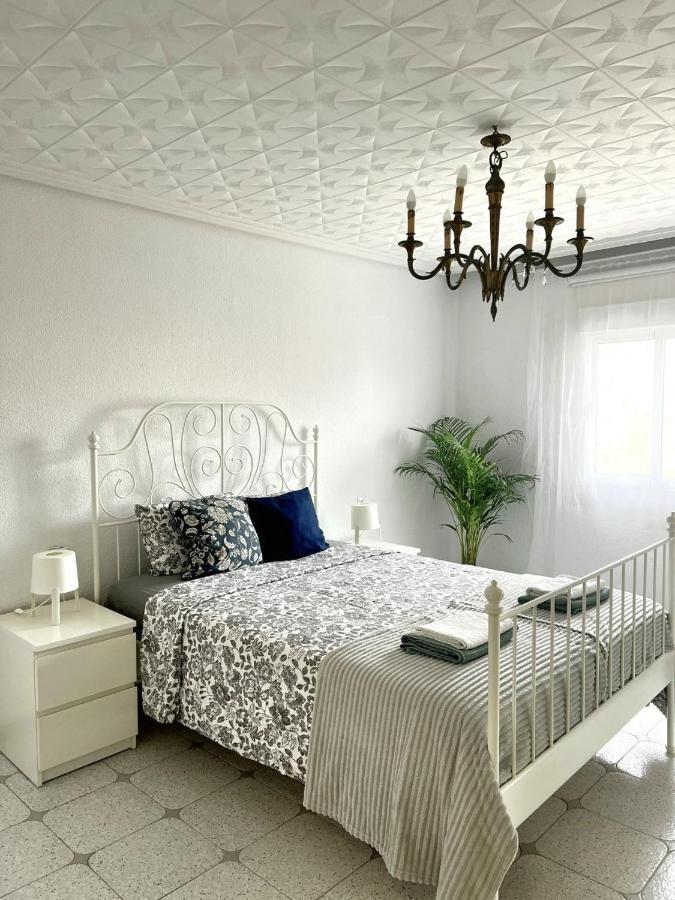 Holiday&Vacations Apartment On The Beach Валенсия Екстериор снимка