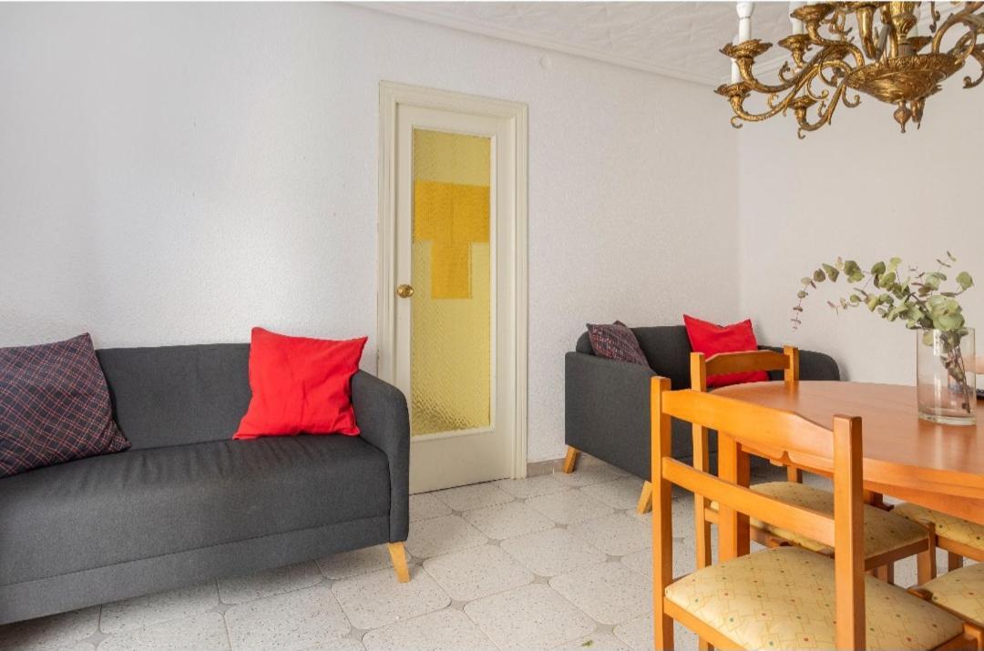 Holiday&Vacations Apartment On The Beach Валенсия Екстериор снимка
