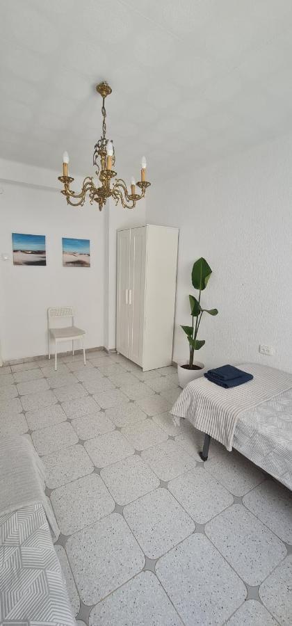 Holiday&Vacations Apartment On The Beach Валенсия Екстериор снимка