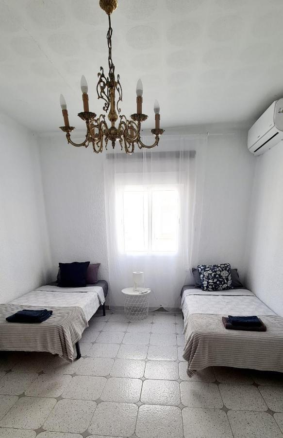 Holiday&Vacations Apartment On The Beach Валенсия Екстериор снимка